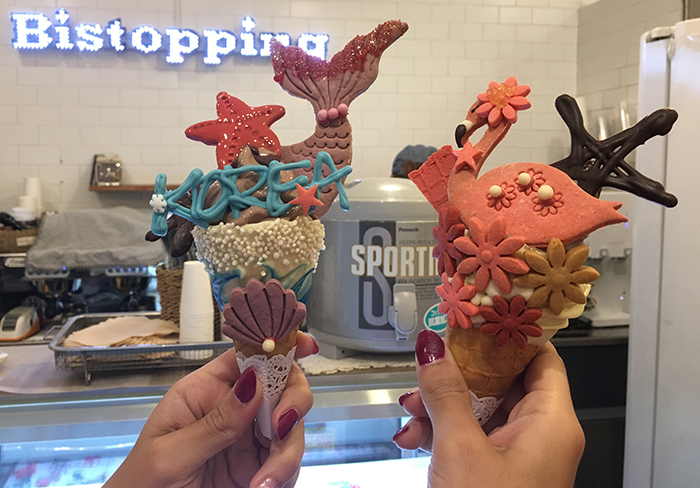 There are all sorts of desserts available all across Seoul during the summer.